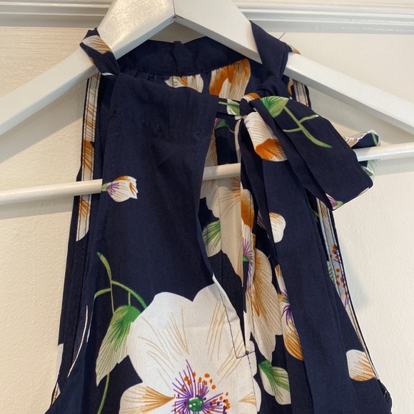 Floral romper. Shein. Size M. - Picture 3 of 4